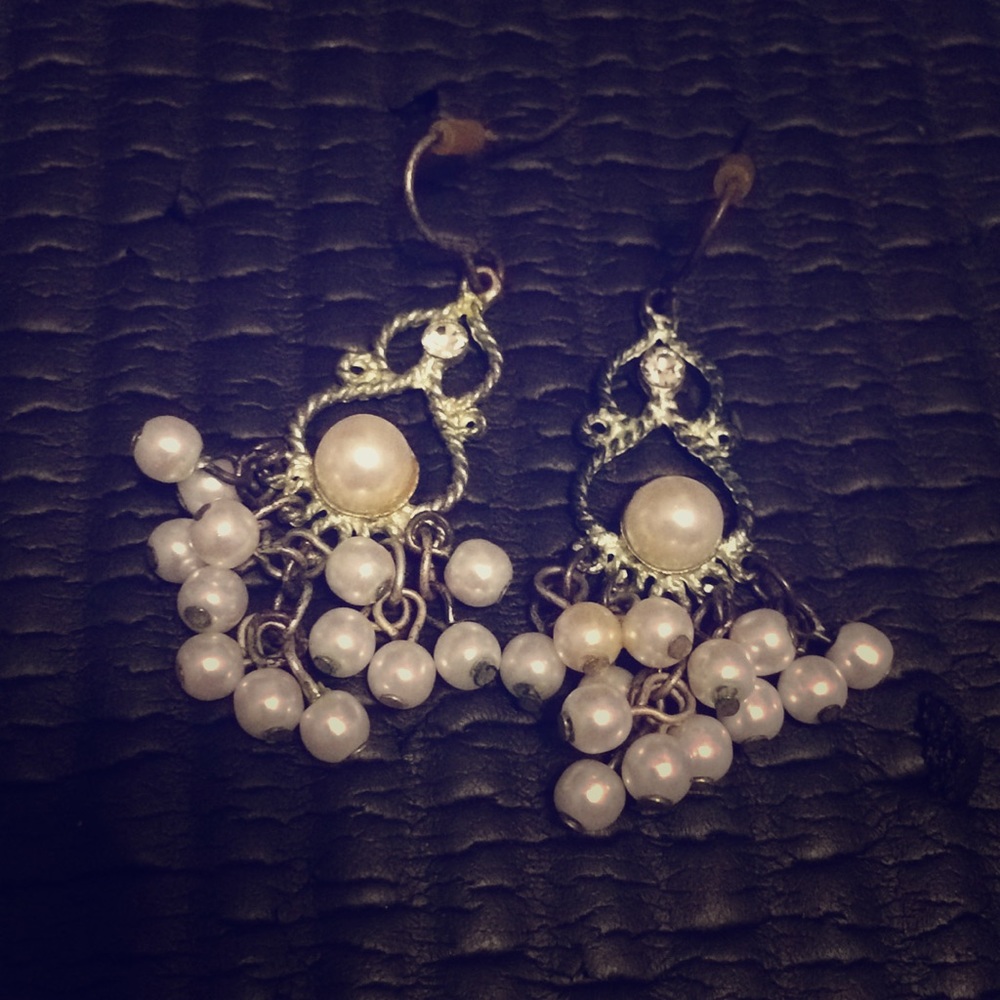 Claire's pearl dangle earrings